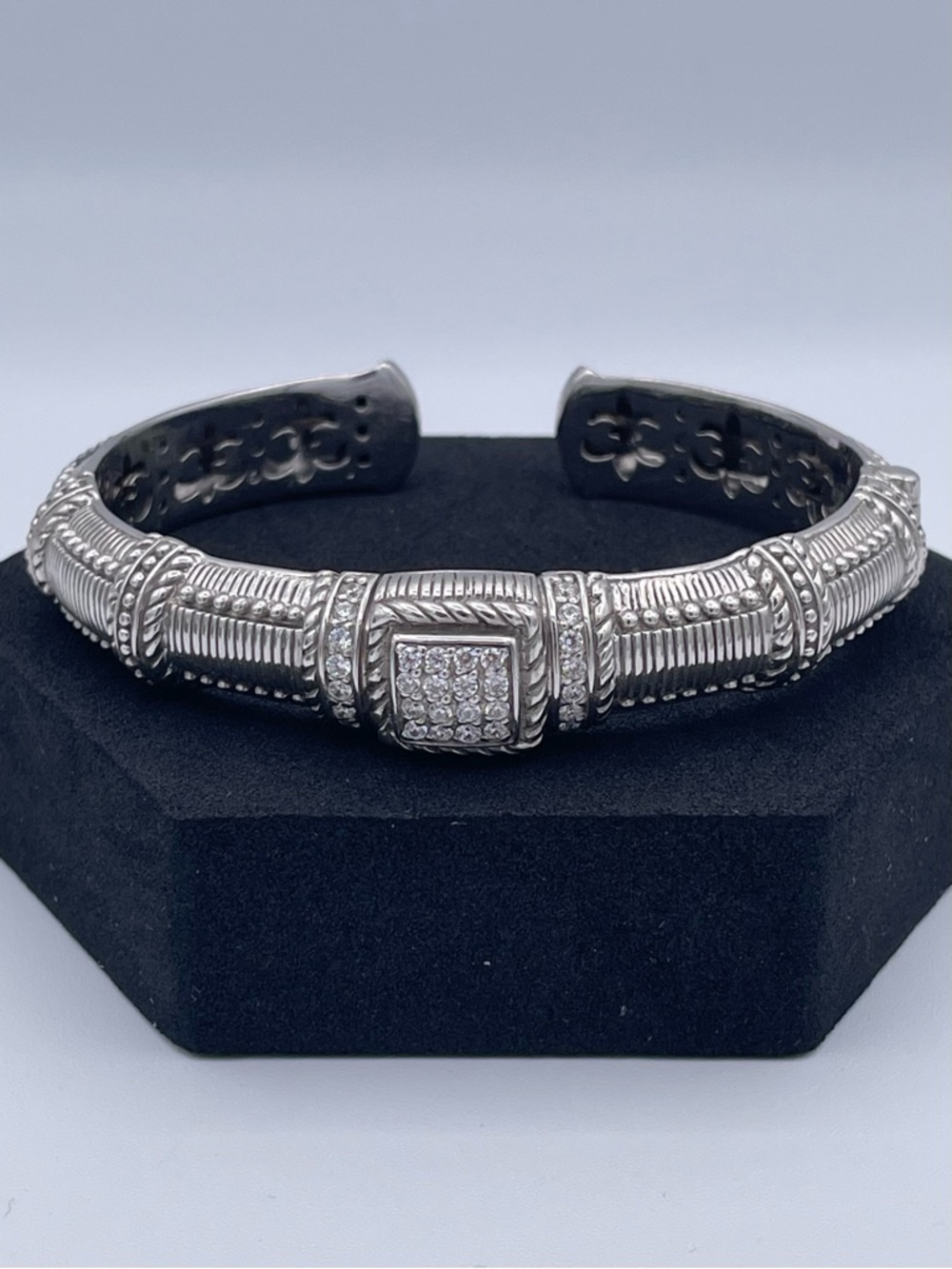 Judith Ripka Sterling Silver 925 CZ Pavé Center Motif Cuff Bracelet Heavy 42.8g - Picture 11 of 11